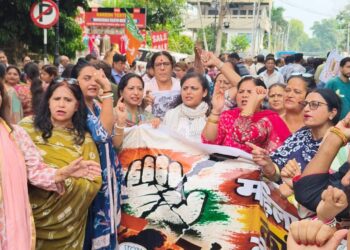 BJP protests in Jammu, seeks Rahul Gandhi’s resignation over women’s dignity