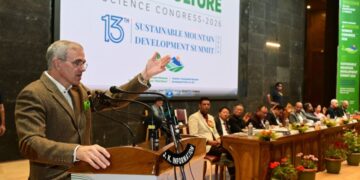 CM calls for balancing environment with economic growth