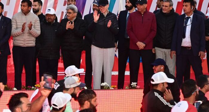 CM Omar Abdullah flags off Kashmir Marathon