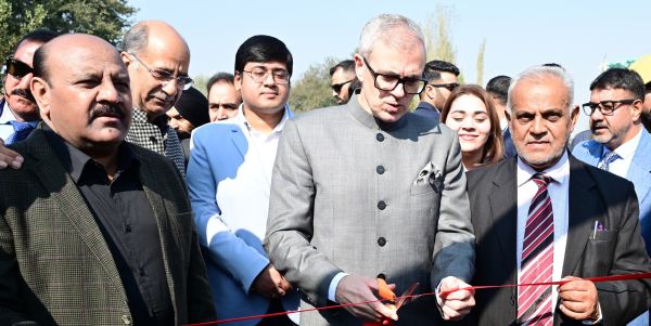 CM inaugurates, lays foundation stones for projects worth Rs 14.33 cr in Beerwah
