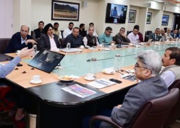 CM reviews preparations for Kashmir Marathon