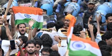 With Jantar Mantar out of reach, Delhi streets become scattered stages for CJP protest