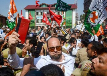 INDIA Bloc constituents protest against CEC in Srinagar