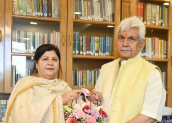 Delegations call on LG Manoj Sinha, raise community and trade issues