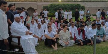 Oppn leaders pray at Rajghat, say will continue protest against CEC, ‘vote chori’