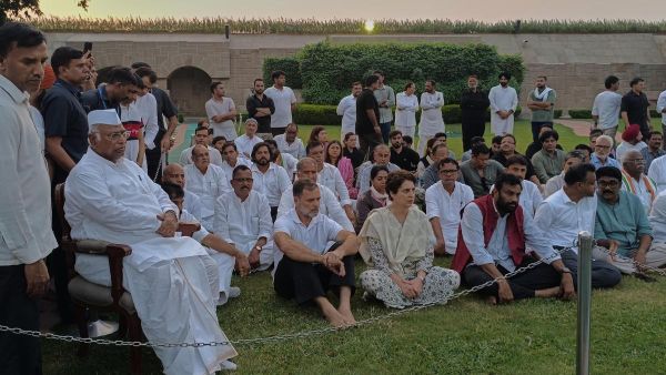 Oppn leaders pray at Rajghat, say will continue protest against CEC, ‘vote chori’