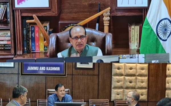 Javid Dar reviews preparations for Khet Bachao Abhiyan in J&K