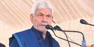 LG Sinha lays foundation for Jammu University’s regional centre in Budgam