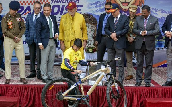 Over 4,000 participate in Srinagar cycling event as DGP vows expanded youth engagement