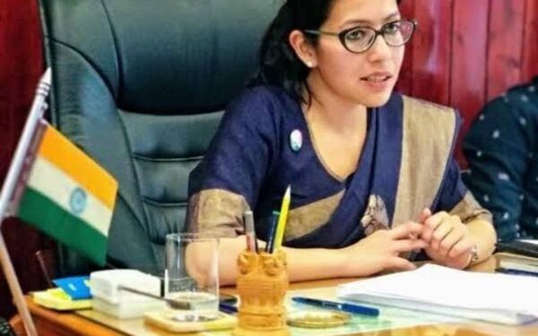 Secretary Tourism reviews facilities at Royal Springs Golf Course