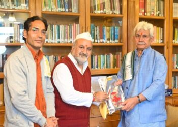 Delegations raise tourism, development and handloom issues with LG
