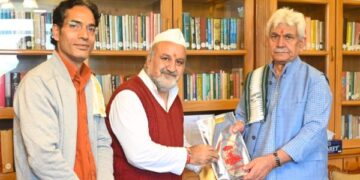 Delegations raise tourism, development and handloom issues with LG