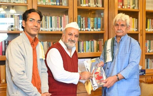 Delegations raise tourism, development and handloom issues with LG