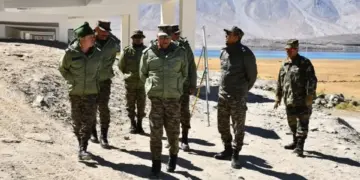 Army GOC visits forward areas in Ladakh, reviews troops’ operational preparedness