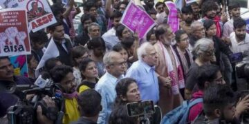 AISA activists return to Jantar Mantar; around 150 protesters detained